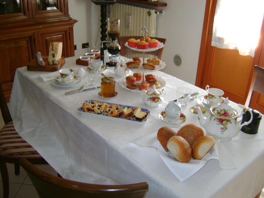 B&B Lattemiele ฟอนตาเนลลาโต ภายนอก รูปภาพ