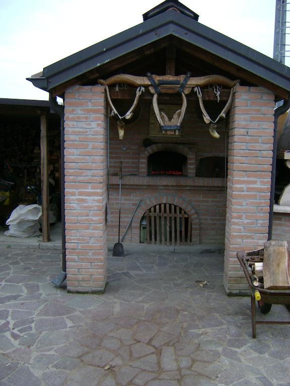 B&B Lattemiele ฟอนตาเนลลาโต ภายนอก รูปภาพ